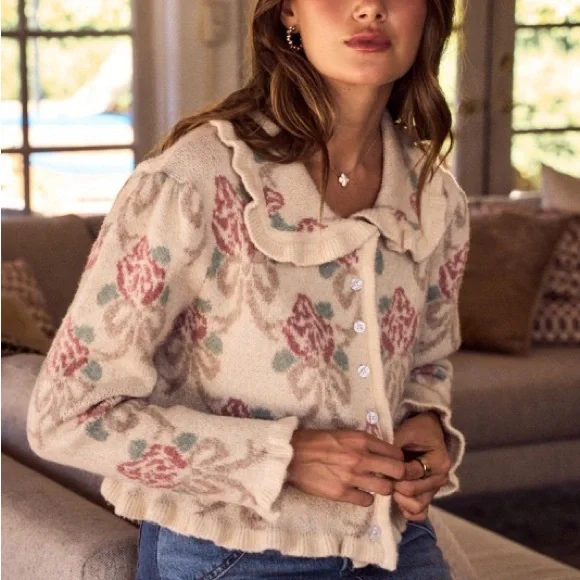 FLORAL PATTERNED RUFFLED COQUETTE BUTTON DOWN
SWEATER CARDIGAN - Picture 9 of 9